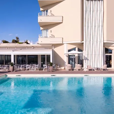 Hotel Grand 4*