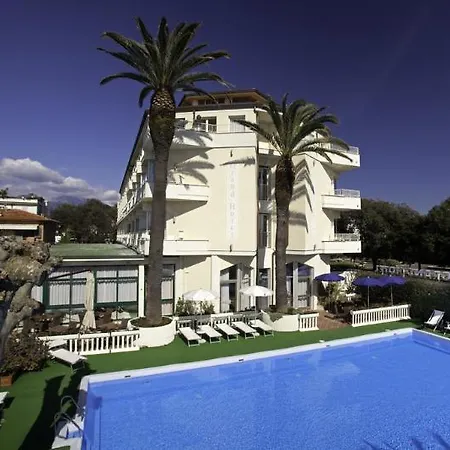 Hotel Grand 4*